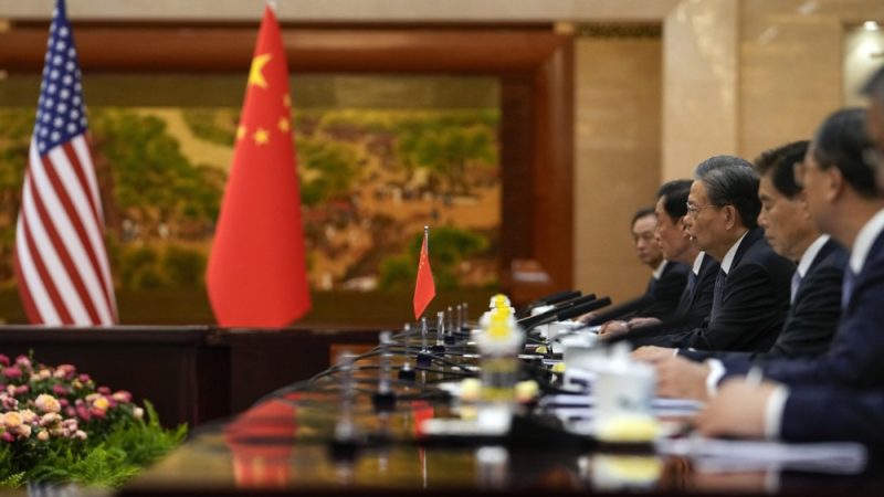 Chinese Vice Premier meets U.S. Treasury Secretary in Guangzhou