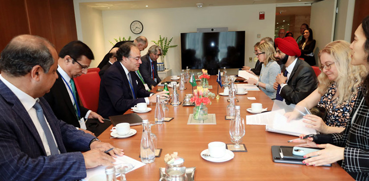 WB vows complete backing for Pakistan's economic stabilization reforms