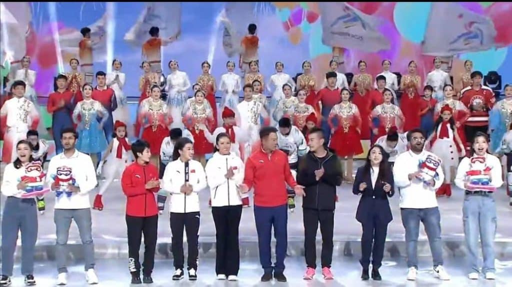 Pakistani student joins Chinese champions in singing “One Heart, One Dream”