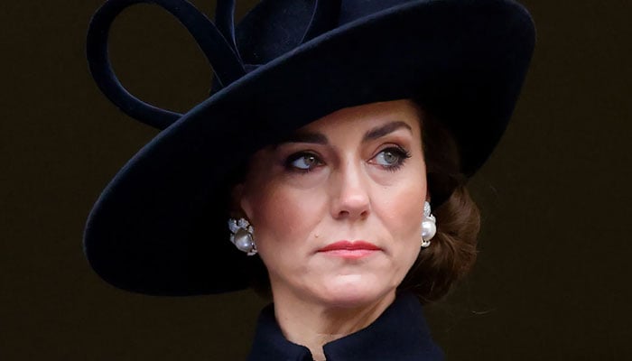 Kate Middleton steps out for the first time since cancer diagnosis video