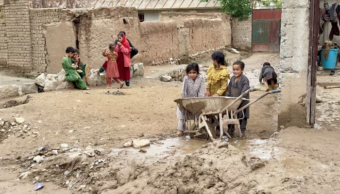 Pakistan offers condolences to Afghanistan as over 300 dead in devastating floods