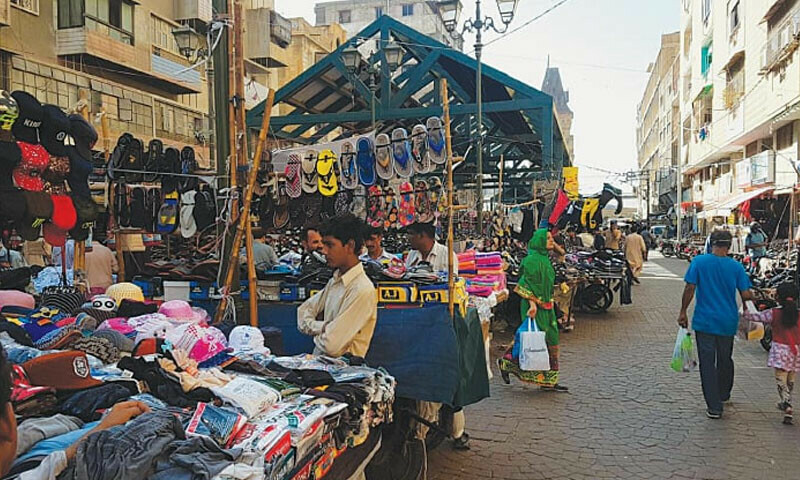 Remove illegal vendors, rickshaw stands from roads in Karachi, SHC orders