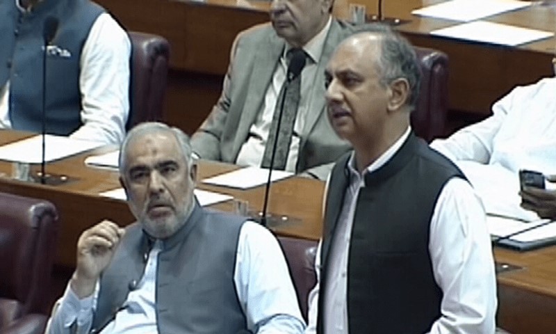 Opposition leader calls Kh Asif’s remarks about Ayub Khan ‘unwarranted’