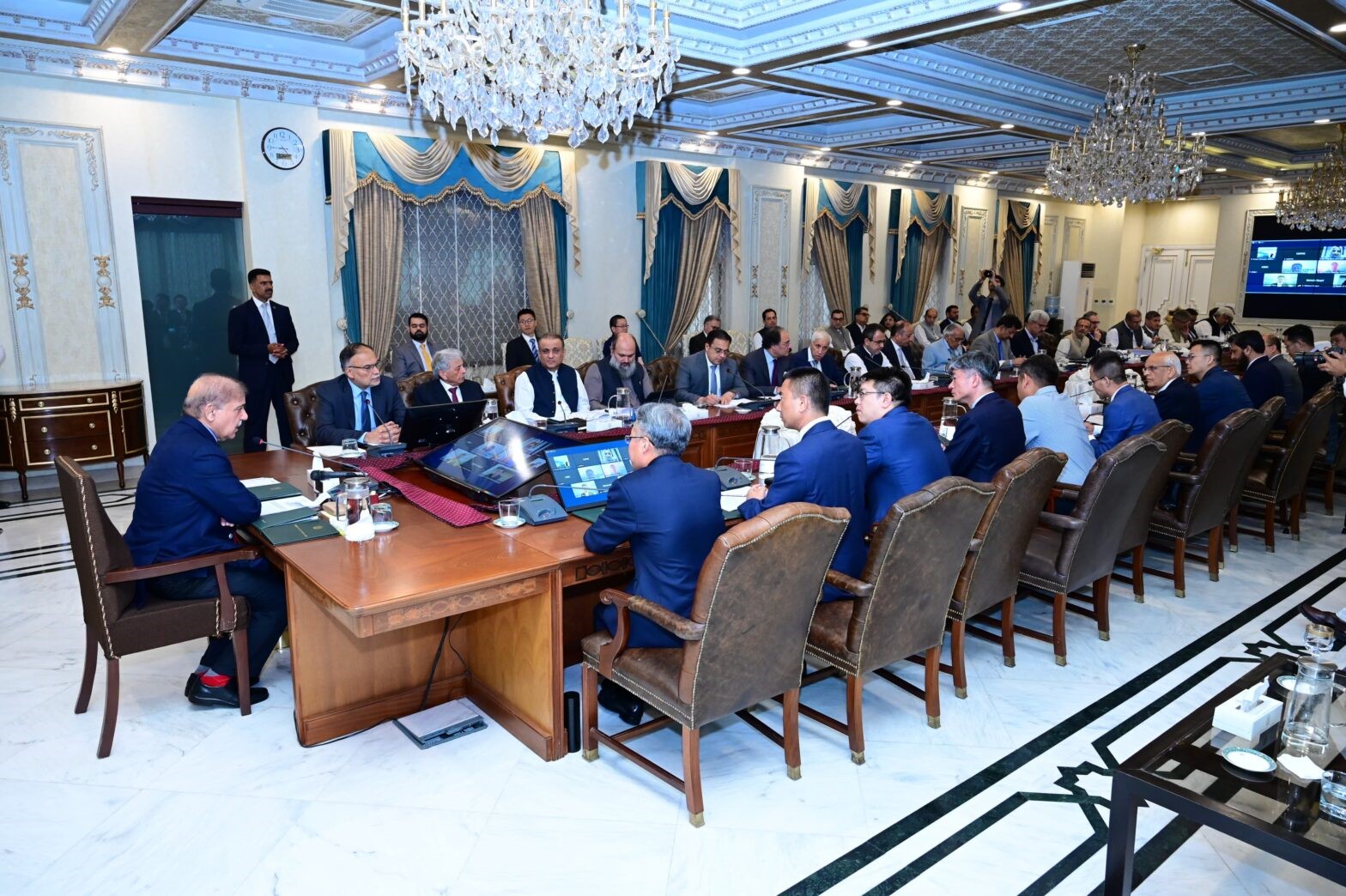 Pakistan wants to benefit from Chinese experience to promote IT industry, boost exports: PM