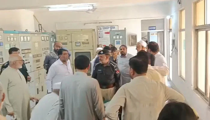 Protesters successfully negotiate cut in loadshedding hours following rally outside grid station