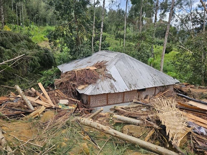 More than 670 feared dead in Papua New Guinea landslide