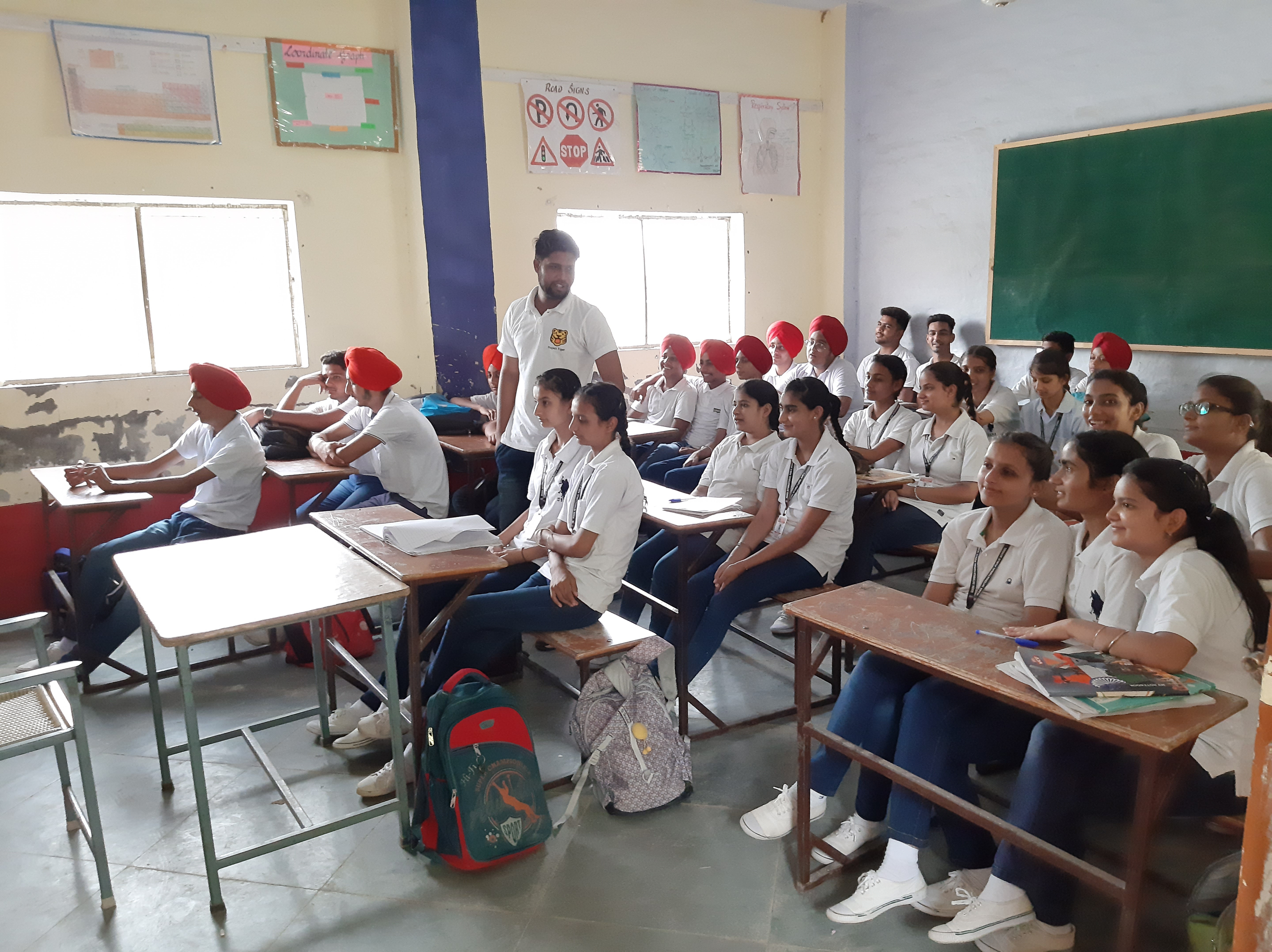 Over 100 schools in Indian capital Delhi receive bomb threat