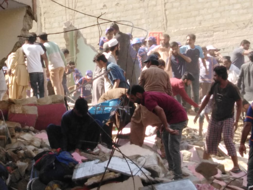 Staircase collapse of building traps residents in Karachi's Lee Market