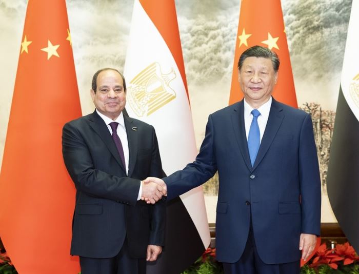 President Xi meets Egyptian president, calls for building China-Egypt community with shared future