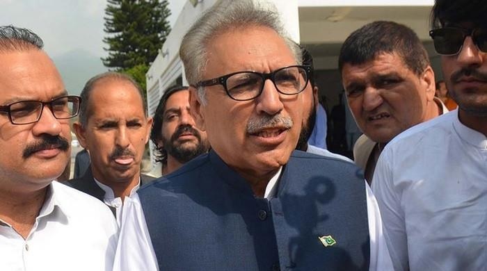 Imran rejected deal offer, not to leave country at any cost: Dr Alvi