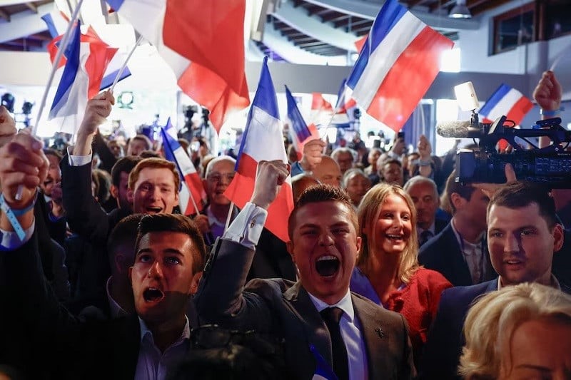 Surprised far-right sets sights on majority as countdown to French snap vote begins