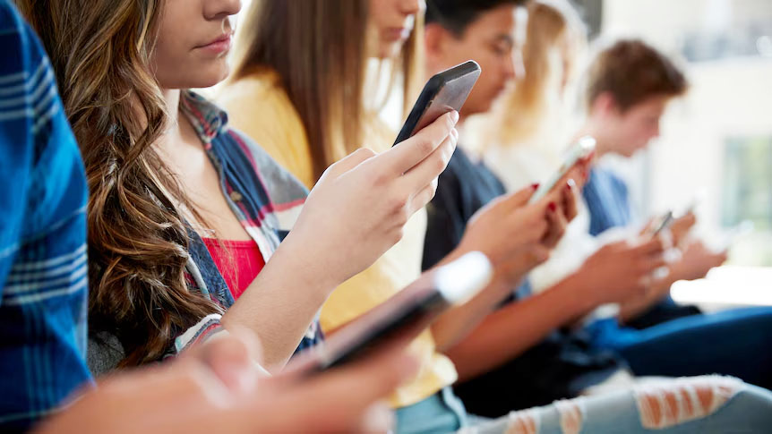 Banning Social Media for children and teenagers