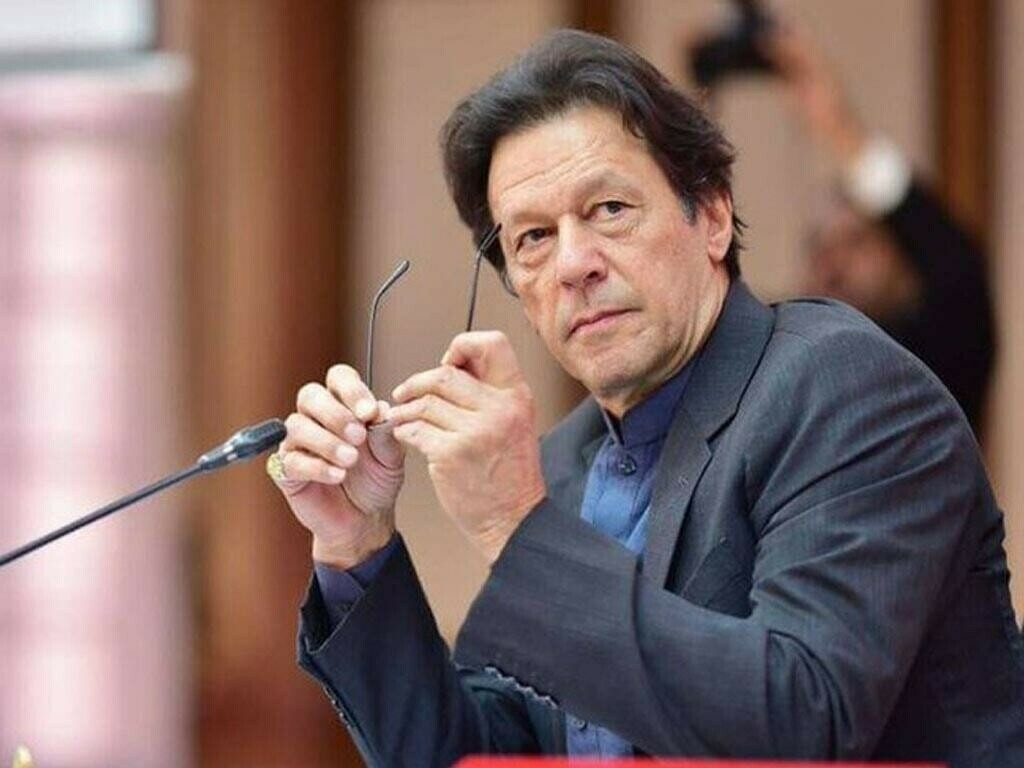 Imran says willing to step back if it benefits Pakistan