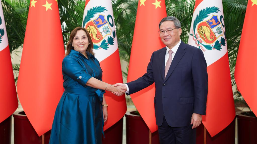 Chinese premier emphasizes trade, BRI cooperation with Peruvian president