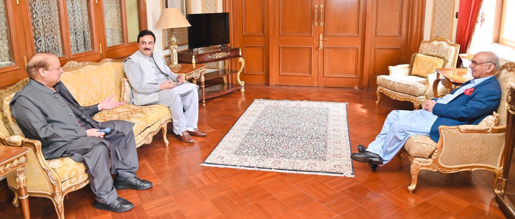 Nawaz Sharif advocates strengthening parliament over street protests