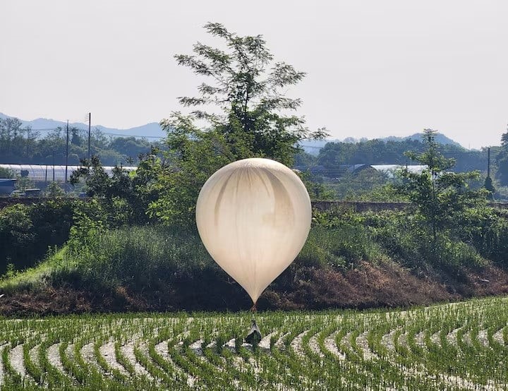 South Korea vows 'unendurable' response to North's trash balloons