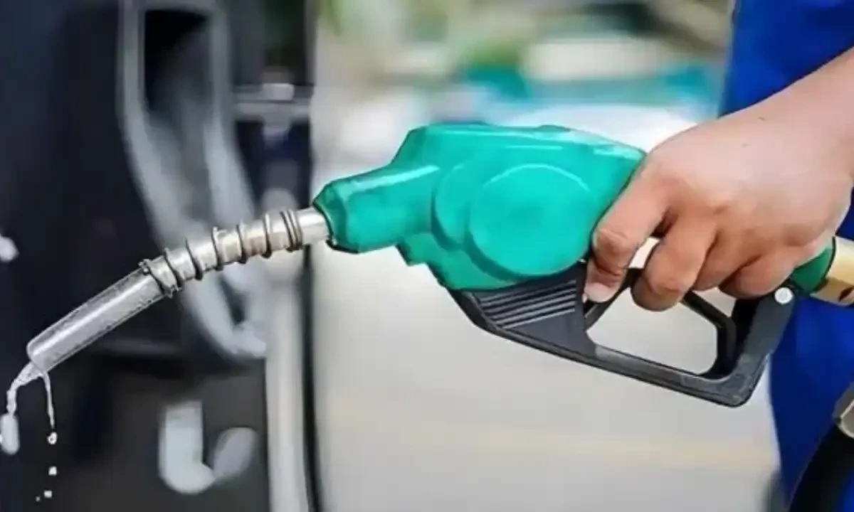 Govt cuts petrol price by Rs4.74 per litre