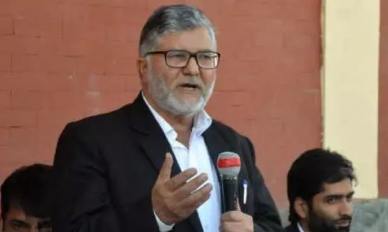 Senior lawyer Mian Qayoom remanded in police custody till July 1 in IIOJK