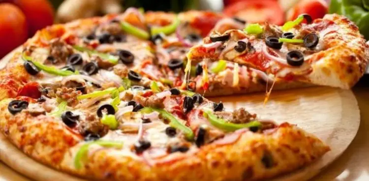 Minor schoolgirl dies after eating pizza