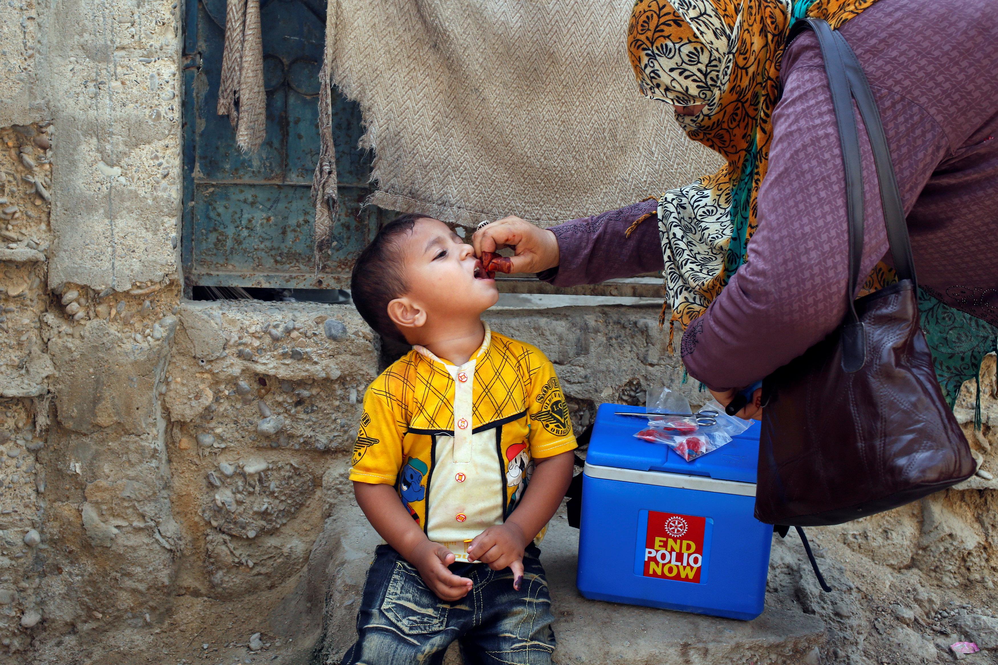 Policeman martyred in attack on polio vaccination team in Karak