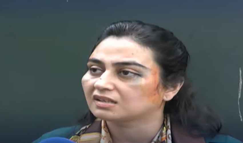 Anchor Ayesha Jahanzeb drops domestic violence case against husband, chooses to 'reconcile'