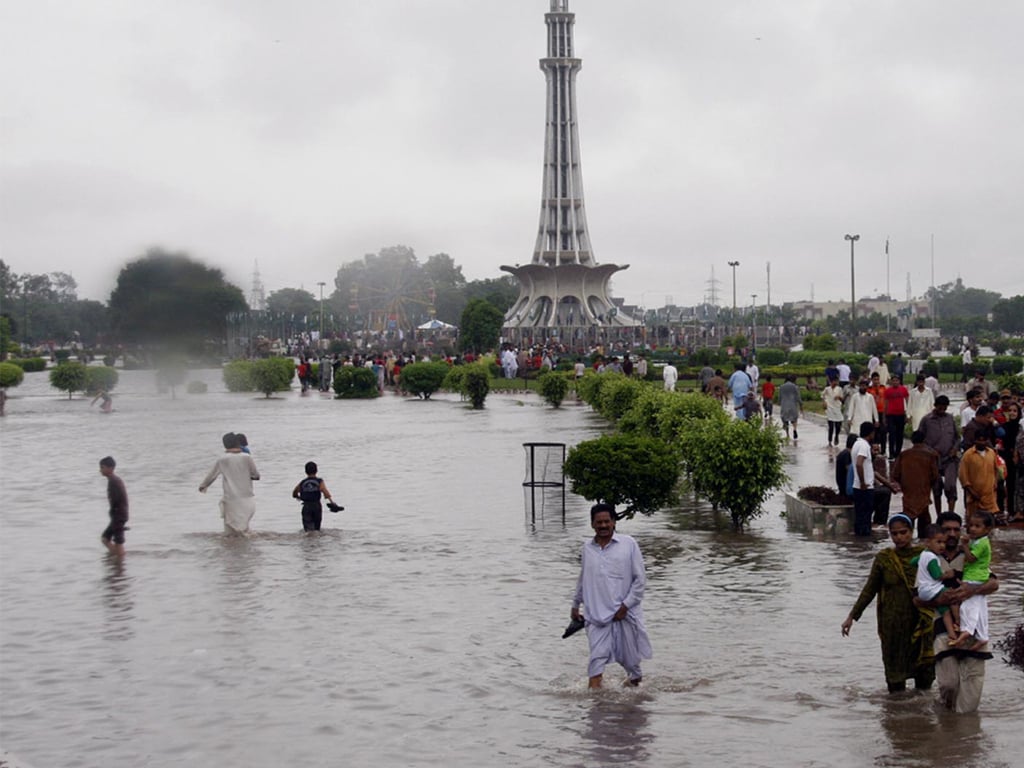 Lahore to receive rain and thunderstorms for next few days: Met Dept