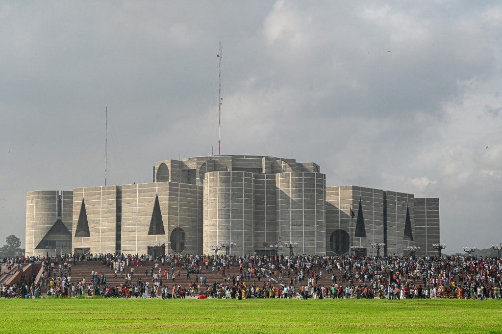 Bangladesh awaits interim govt as President dissolves parliament in face of students' pressure’