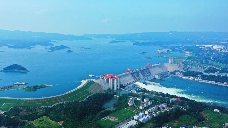 Xi calls on environmental volunteers to promote water conservation