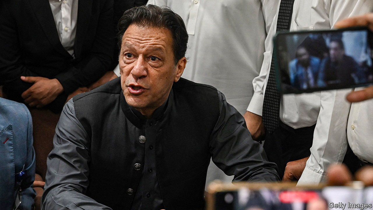 Political leadership, not military capable of uniting people: Imran