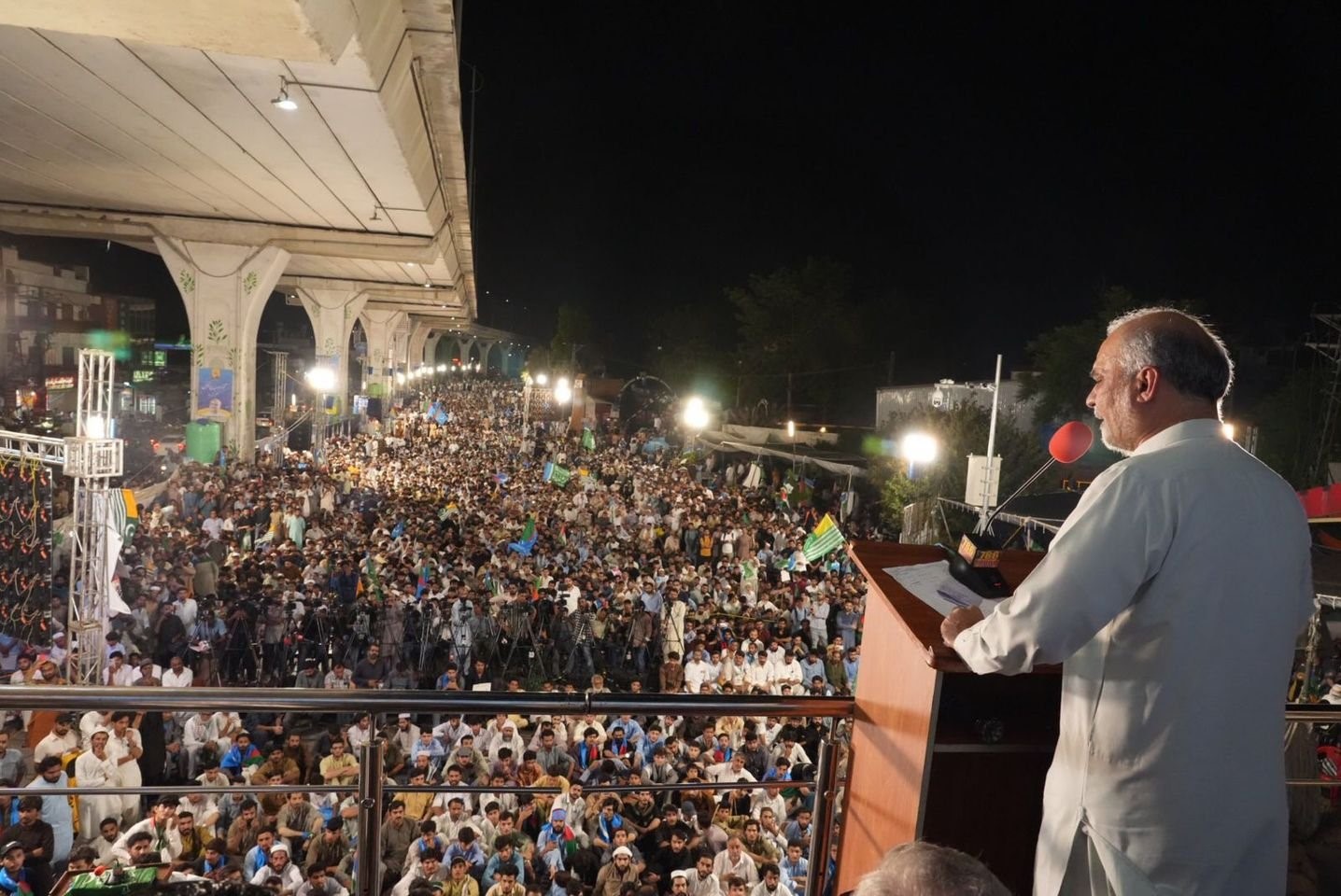 ‘Sit-in enters 11th day’: JI threatens to shut country if demands not met