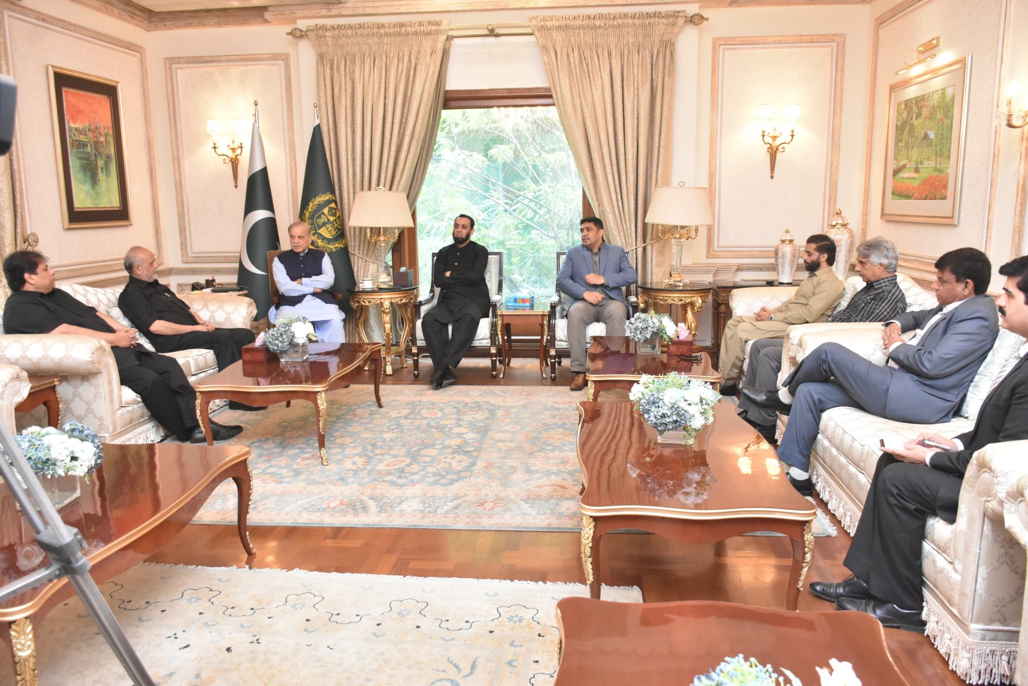 Fast-paced work in progress on second phase of CPEC: PM