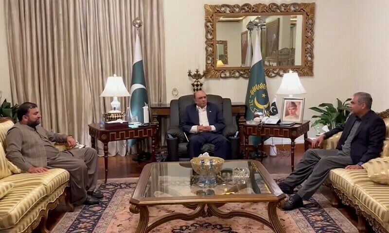 President for ‘head-on response’ to terrorists after Balochistan attacks