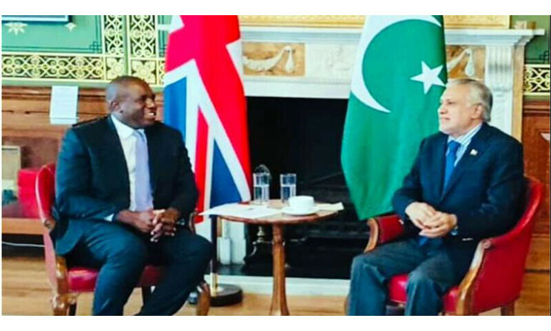 Dar and David Lammy discuss strengthening Pak-UK relations in London