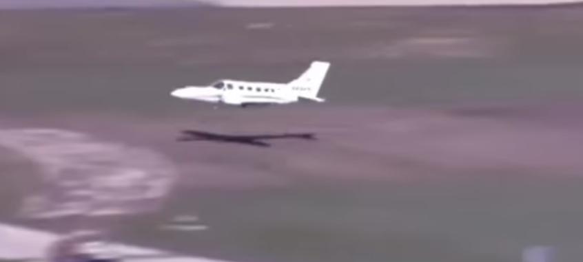 WATCH: Small plane makes emergency landing at Kansas City airport without landing gear
