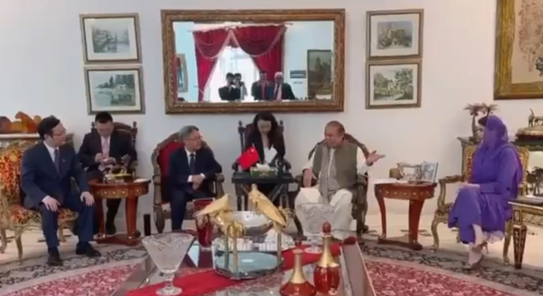 Chinese envoy meets Nawaz and Maryam, invites Punjab CM to visit China