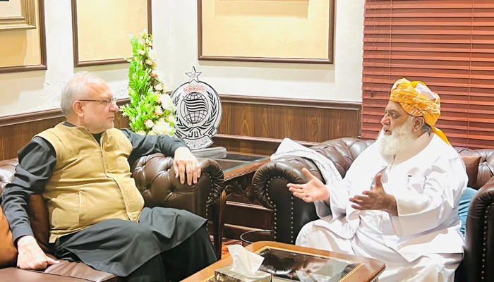 Fazl rejects govt's claim of support for constitutional amendment