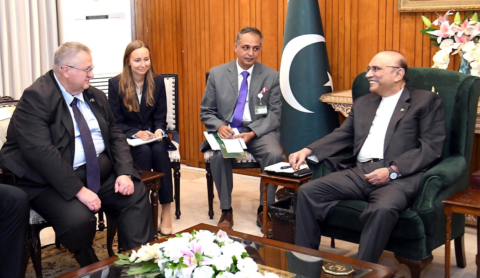 Pakistan, Russia reaffirm commitment to enhanced trade, economic cooperation