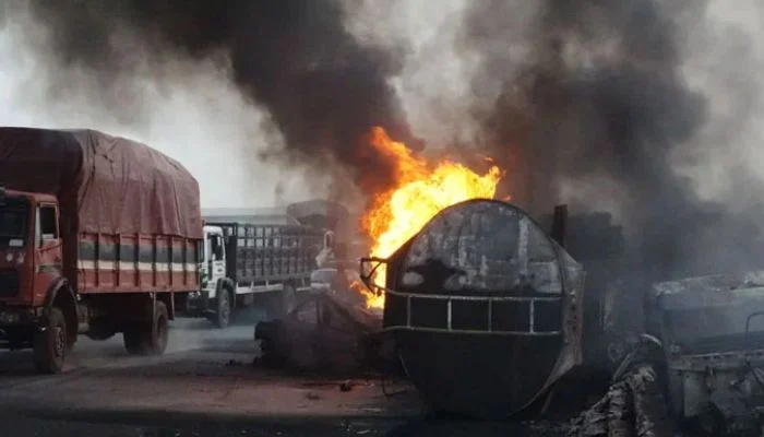 Fuel tank, lorry collision kills 59 people in Nigeria