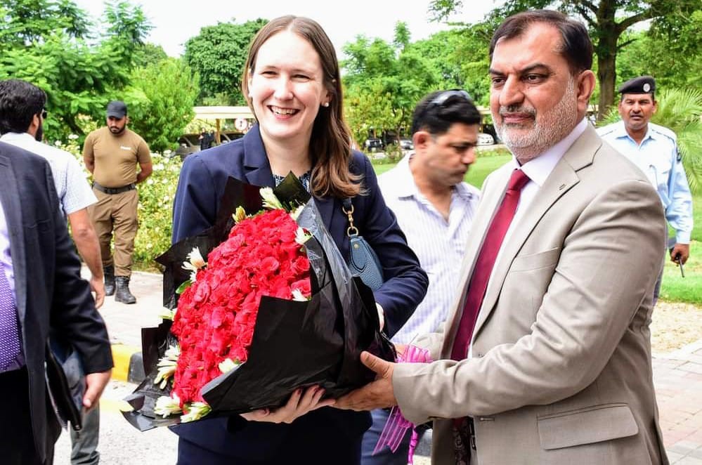 US varsities to offer free semester opportunities to Pak students, says envoy