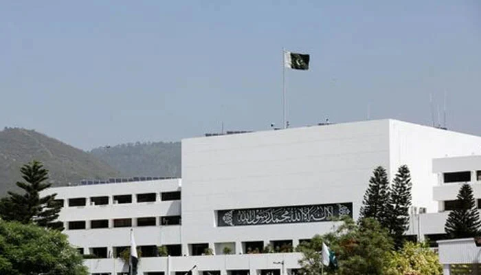 Govt still shy of magic number to pass constitutional amendment: report