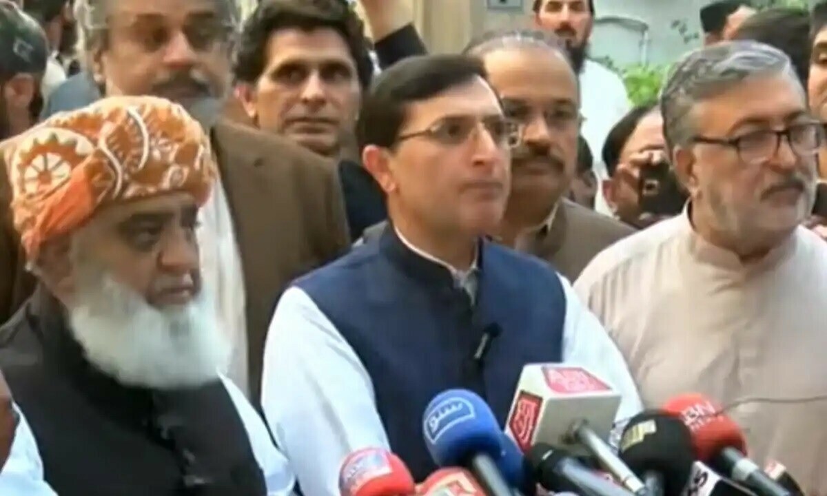Broke fangs of black snake concerning constitutional amendment: Fazl