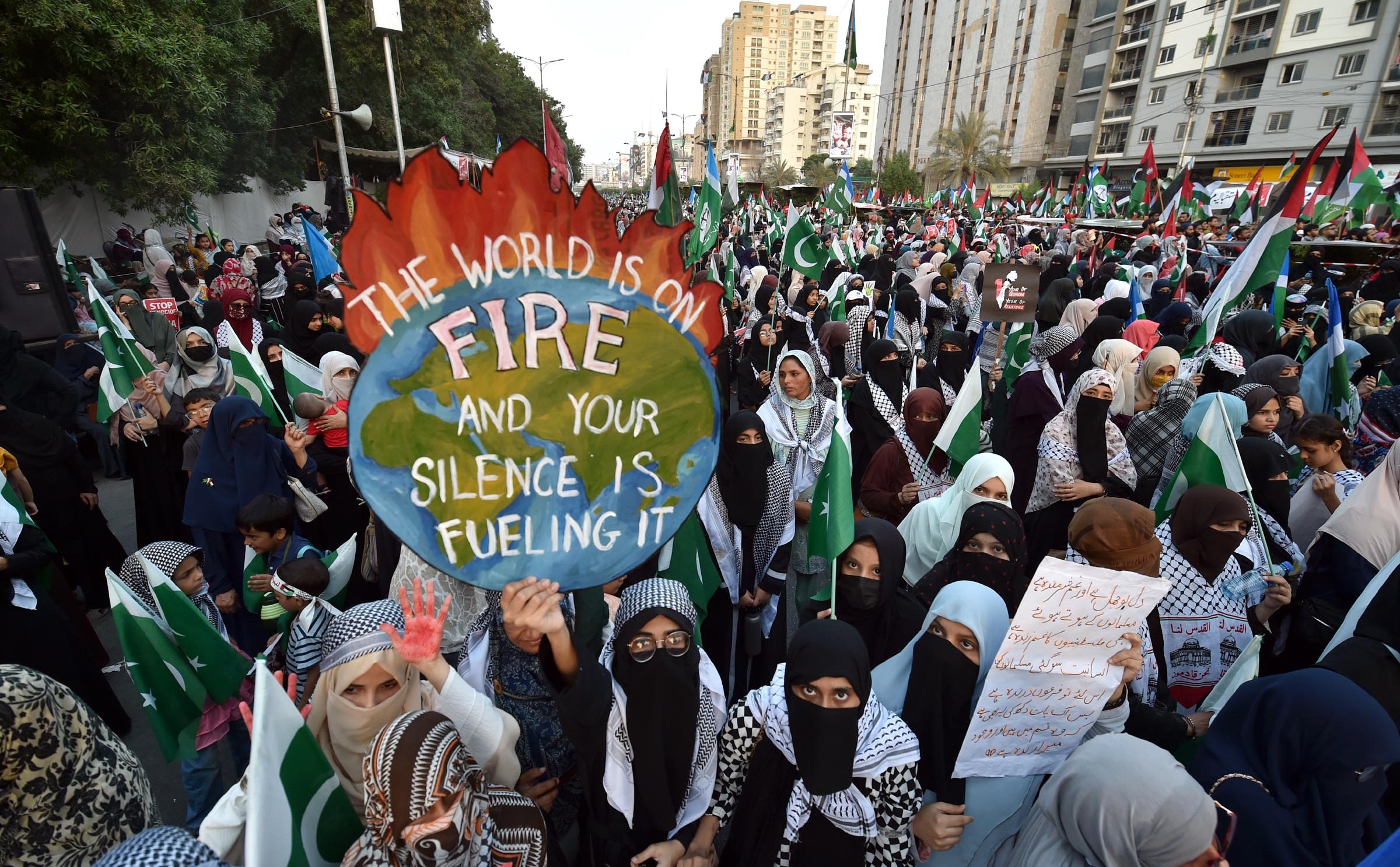 Thousands calls for end to Palestinian genocide at JI rally