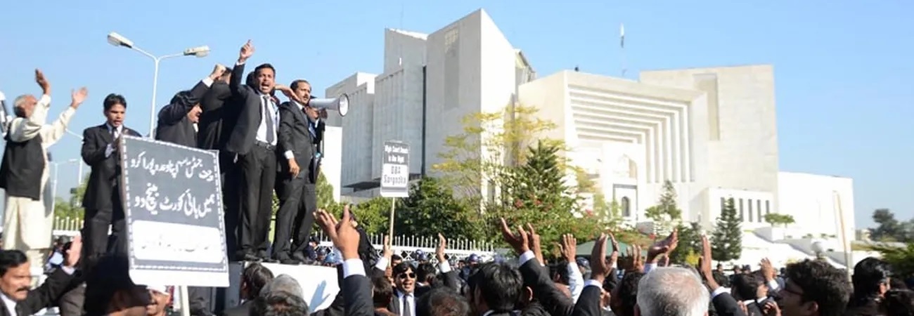 Capital Police book PTI chief, 20 other lawyers over protest outside SC