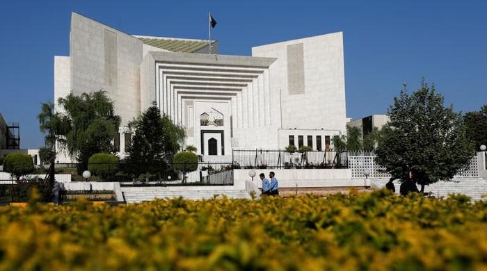 Centre, PPP rally behind SCBA as SC resumes hearing review plea against Article 63-A verdict