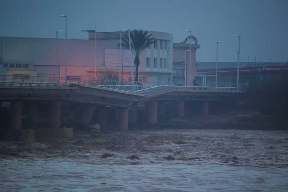Spain mourns 158 dead as rescuers seek to find flood survivors

 – Newsad