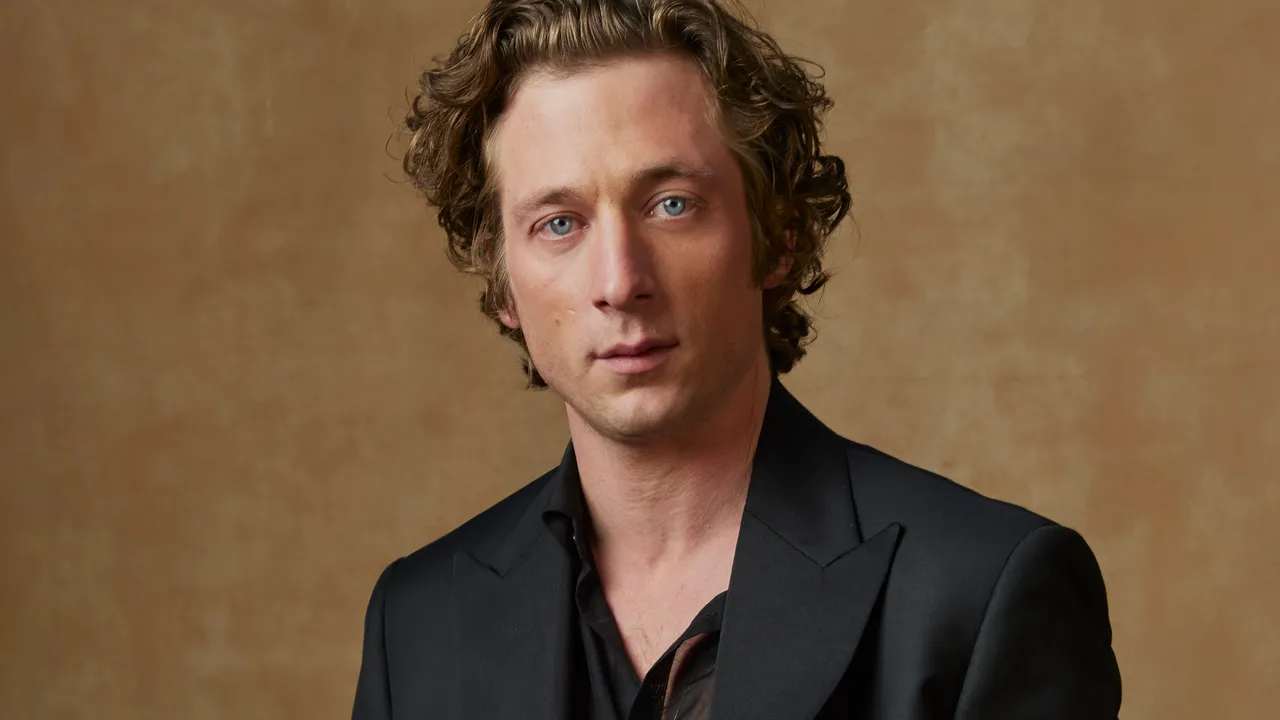 Jeremy Allen White lookalike contest winner praised for ‘nailing’ resemblance at Chicago event