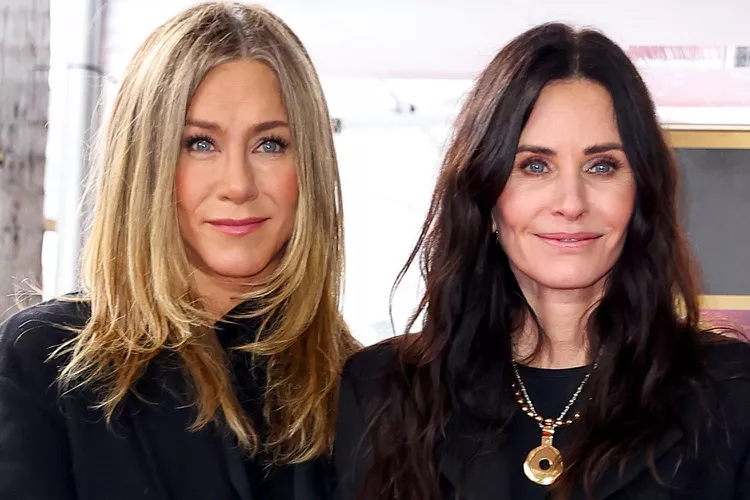 Jennifer Aniston and Courteney Cox Reunite for Sweet Celebration