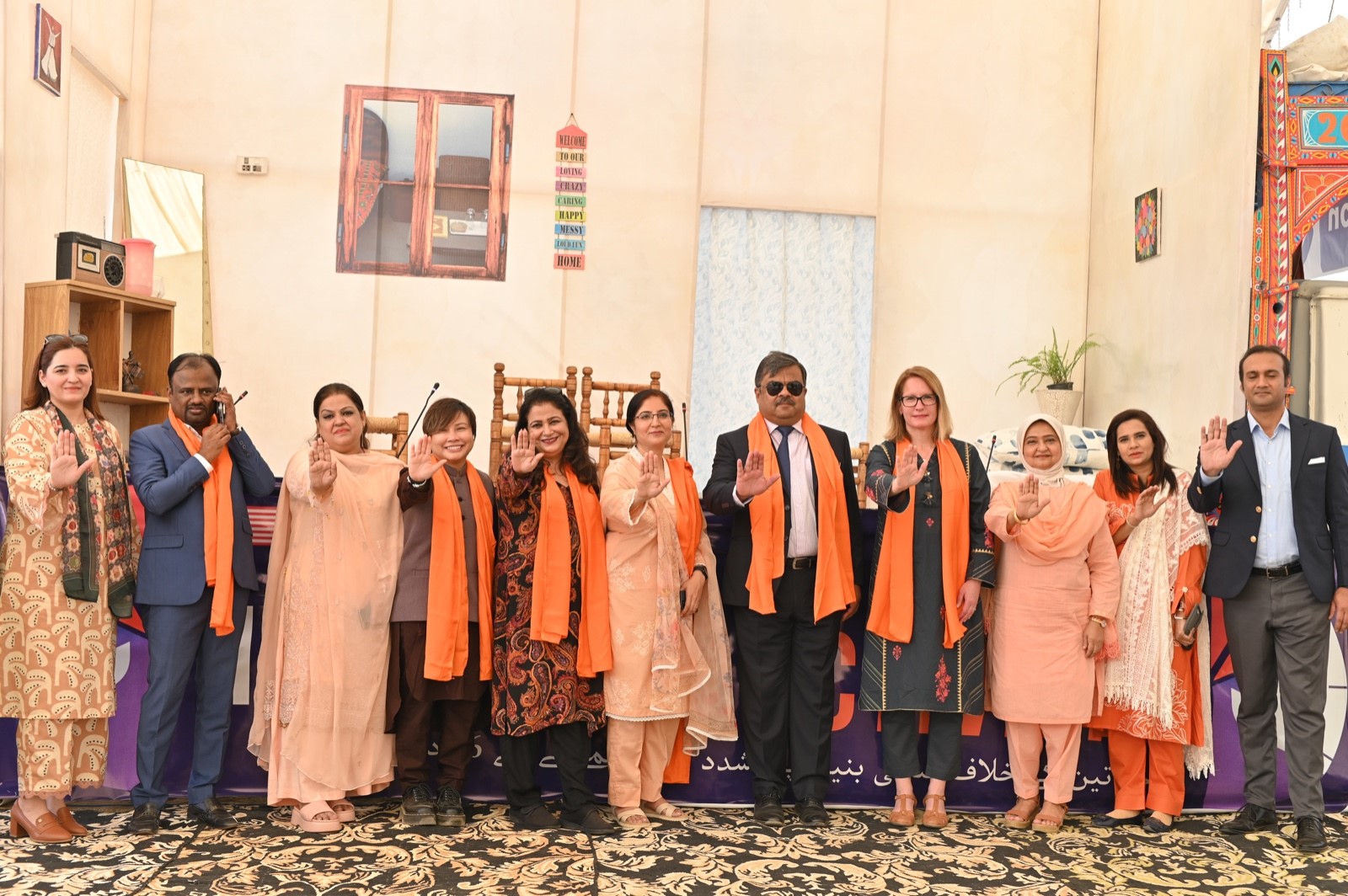 Theatre on Wheels in Karachi: UN Women Launches #KoiJawaazNahi Campaign with Rolling Resistance