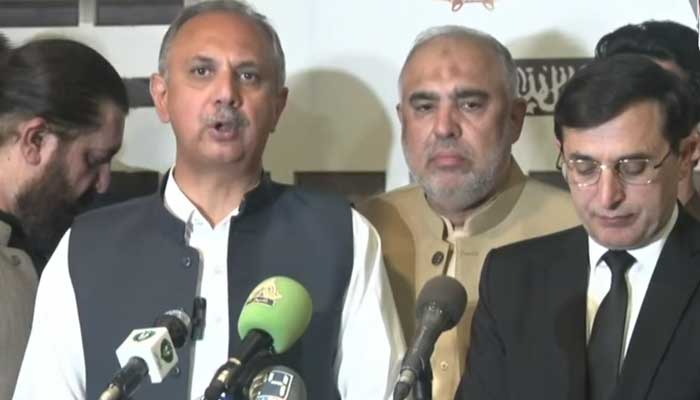 Govt turned parliament into 'rubber-stamp', says PTI on services chiefs, judges bills