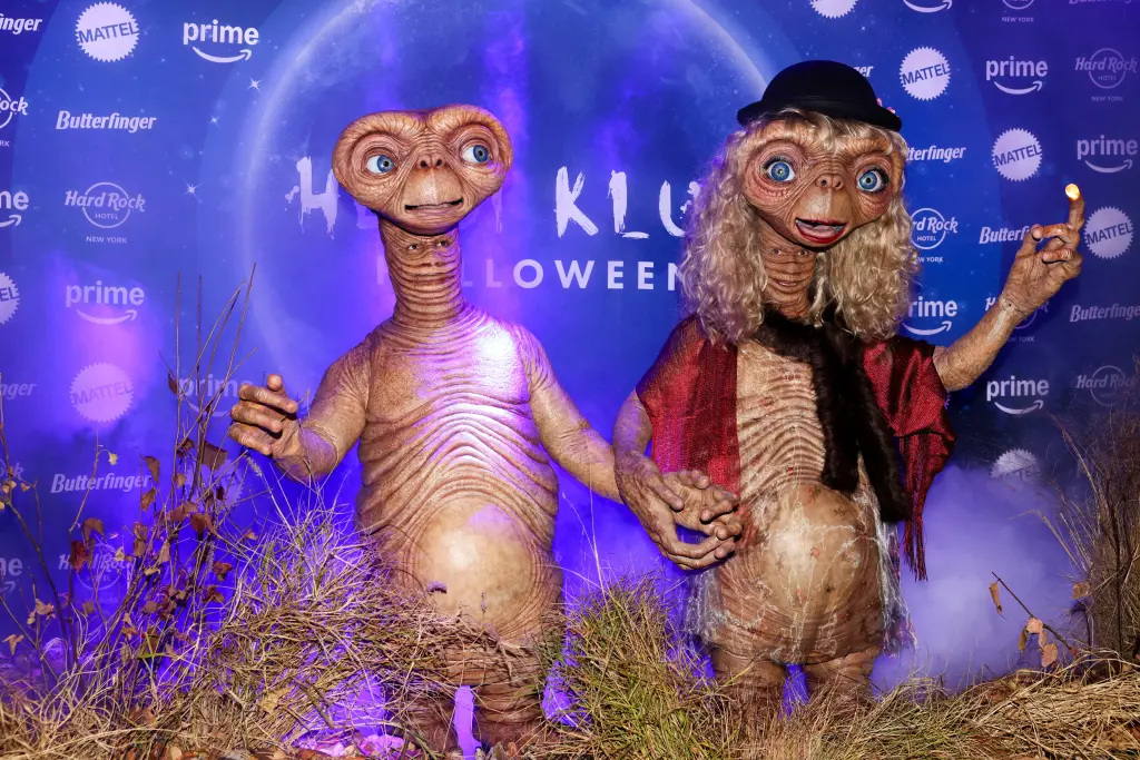 Heidi Klum and Tom Kaulitz Stun as E.T. at 2024 Halloween Bash